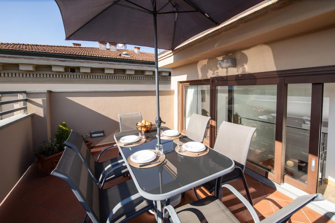 לוקה Rooftop Delight With Terrace מראה חיצוני תמונה