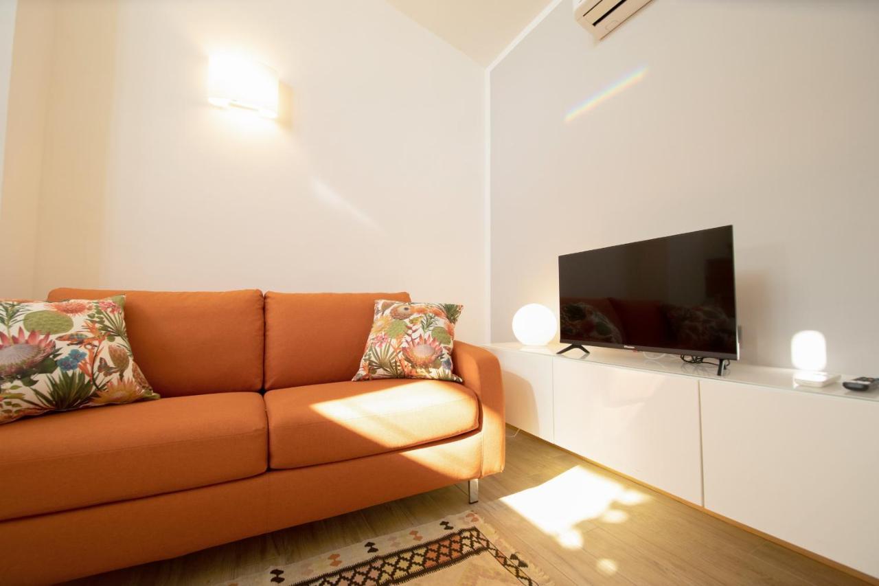 לוקה Rooftop Delight With Terrace מראה חיצוני תמונה